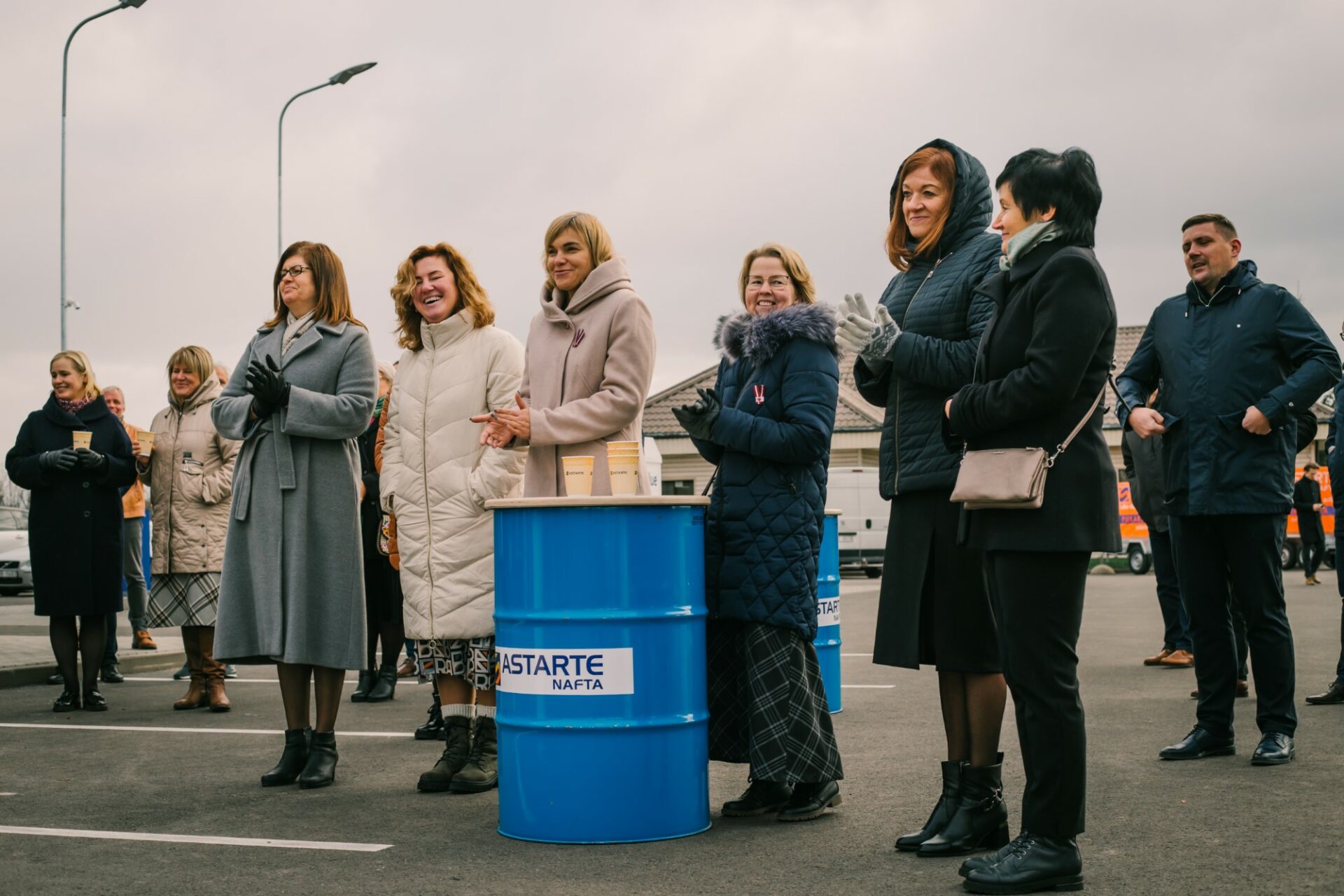 Vētra atklāj problēmas ar degvielas stacijām un sakariem