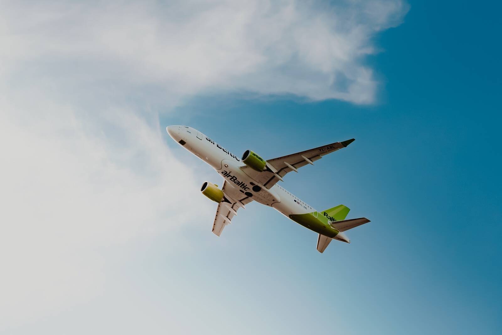 airBaltic uzsāk finanšu saistību restrukturizāciju ASV