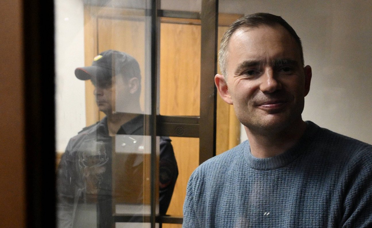 Krievijas tiesa atstājusi spēkā septiņu gadu cietumsodu vienam no «Jabloko» līderiem