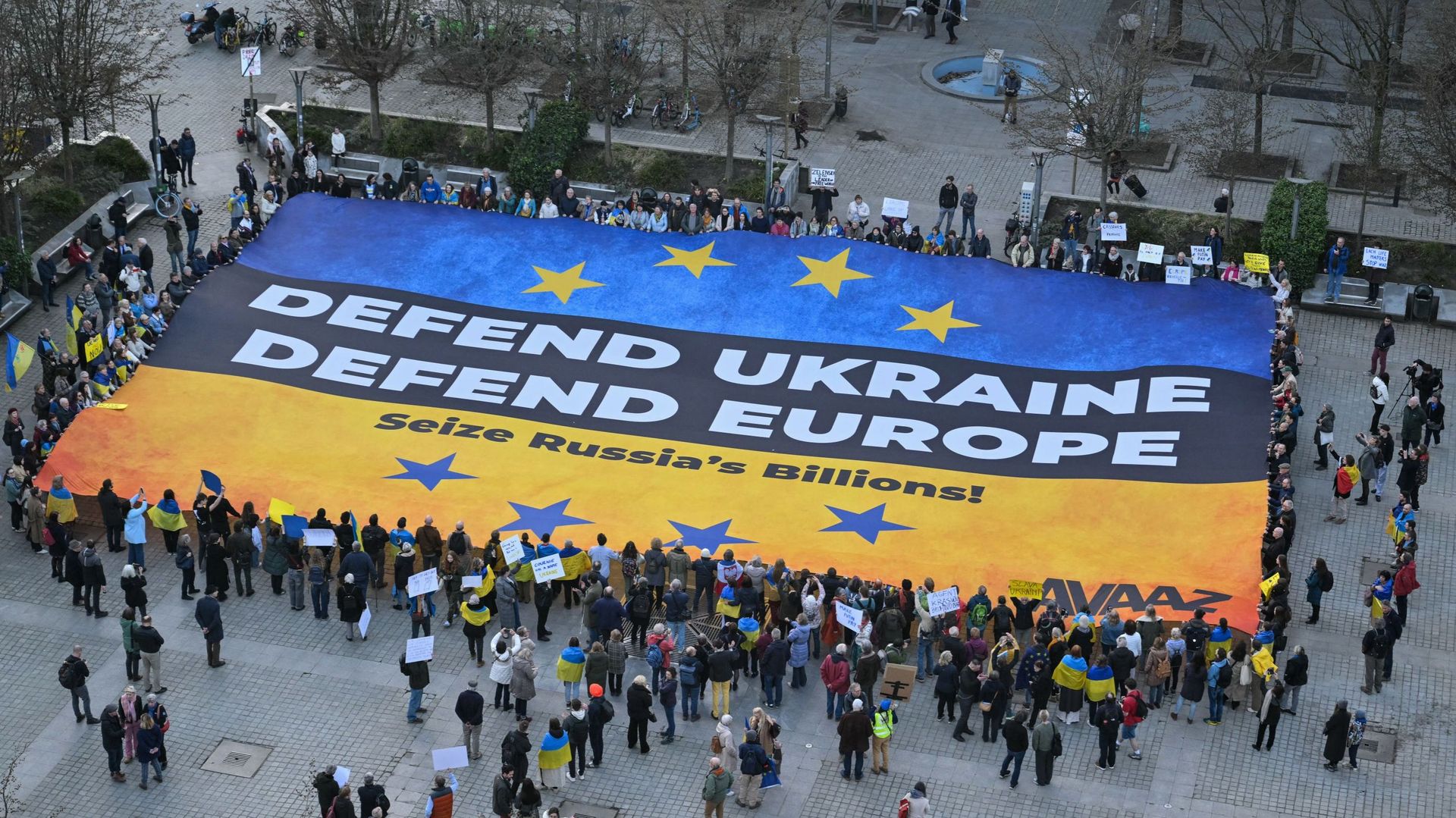 Nepālā un Ukrainā turpinās saspringti notikumi