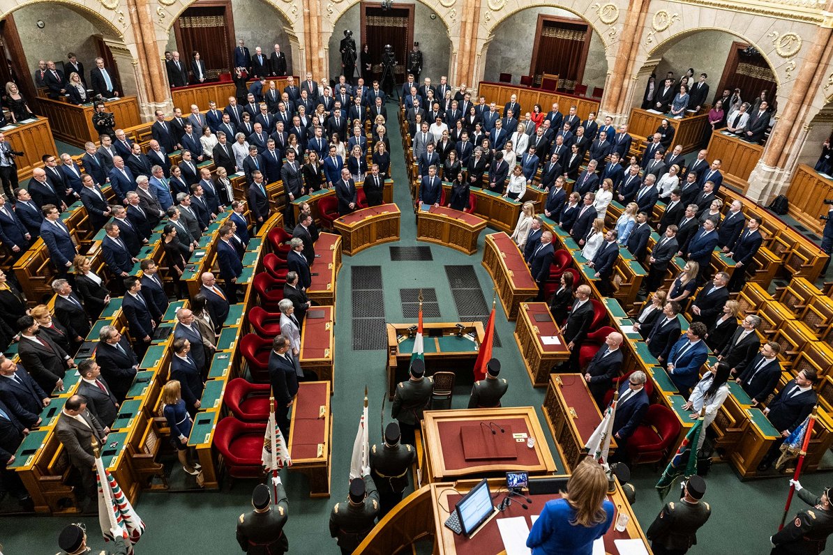 Ungārijā pārbaudīs politiķu bagātības izcelsmi