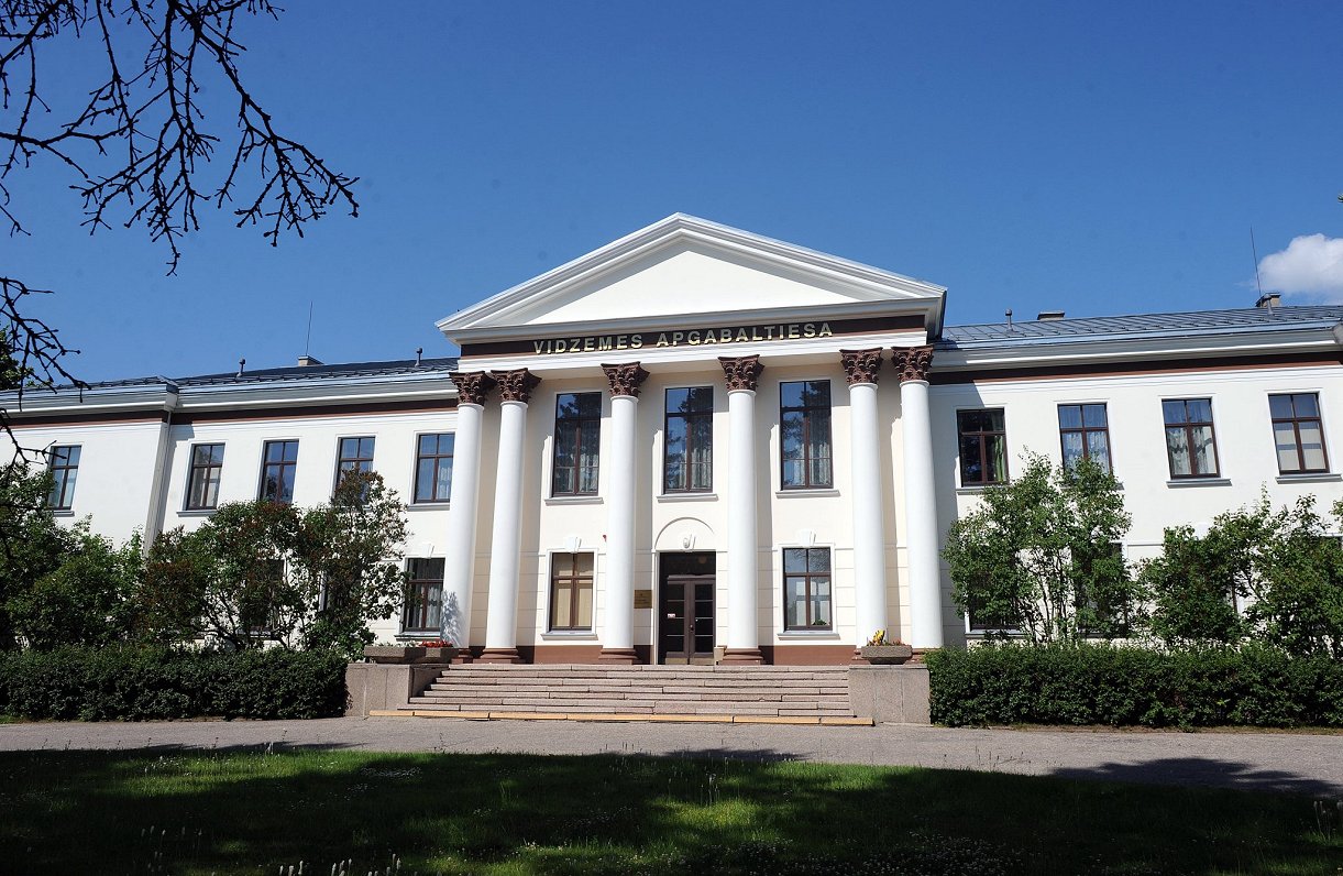 2,3 miljonu eiro naudas piedziņa par kukuļošanu Baltkrievijā: tiesa nolasa spriedumu «Squalio Group»