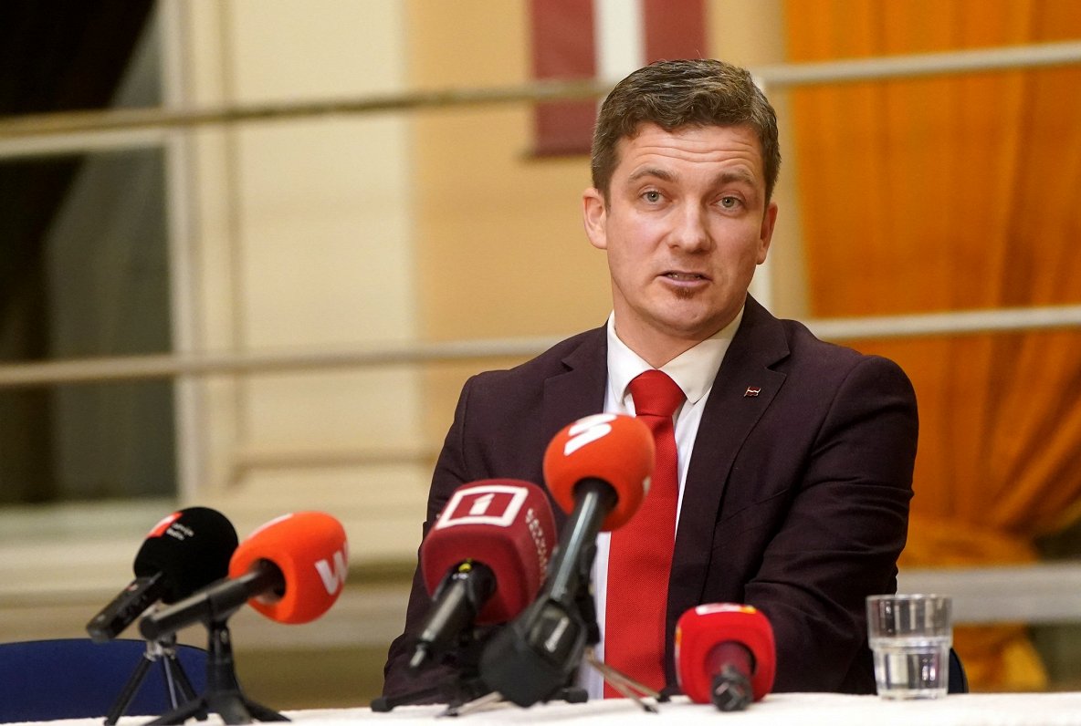 CVK: Balsu skaitīšanu kavēja atkārtoti nodoto balsu izķeršana