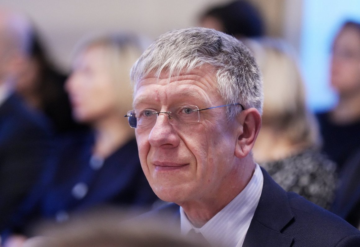 Deputātam Judinam izsaka rakstisku brīdinājumu pēc konfliktiem ar darbinieci