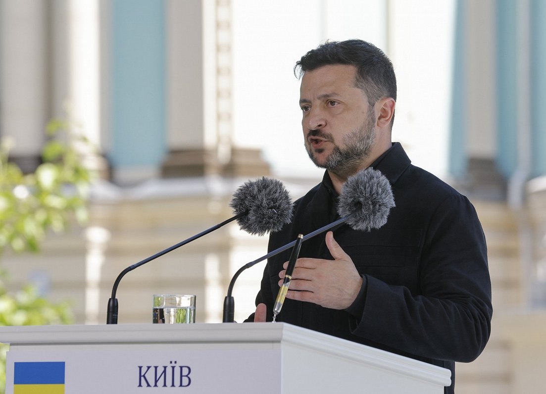 Zelenskis paziņo par Krievijas spēcīgākajiem triecieniem Ukrainas enerģētikai